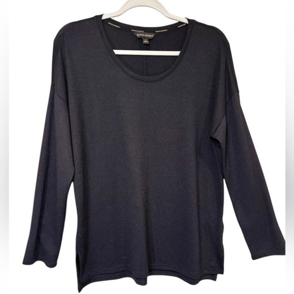Banana Republic Tops - Banana Republic Womens Top Black Medium Long Sleeve Scoop Neck Side Slit Relaxed